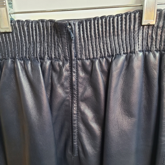 Accordi Navy Leather Pencil Skirt - Picture 3 of 14